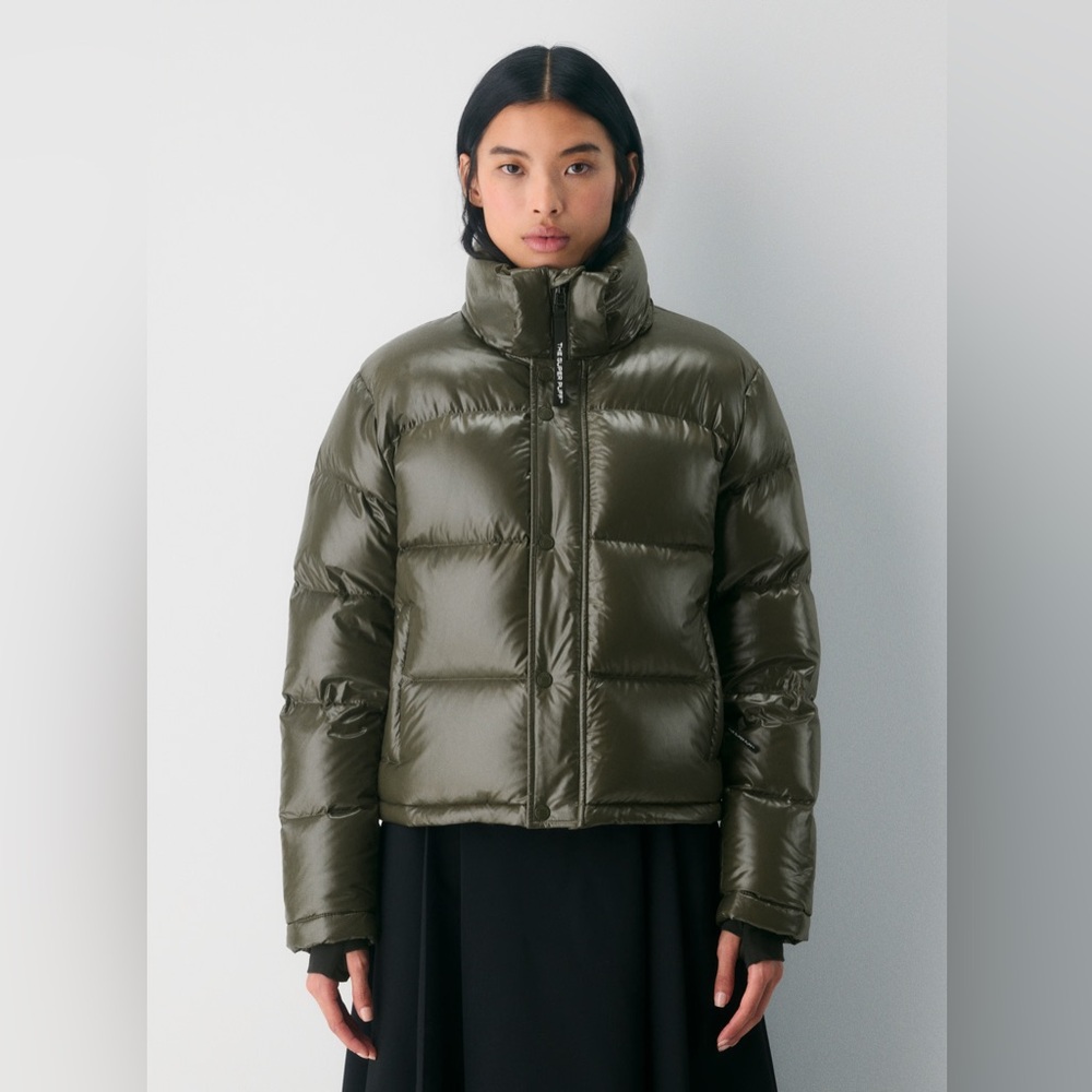 Aritzia THE SUPER PUFF™ Shorty - Hi-Gloss